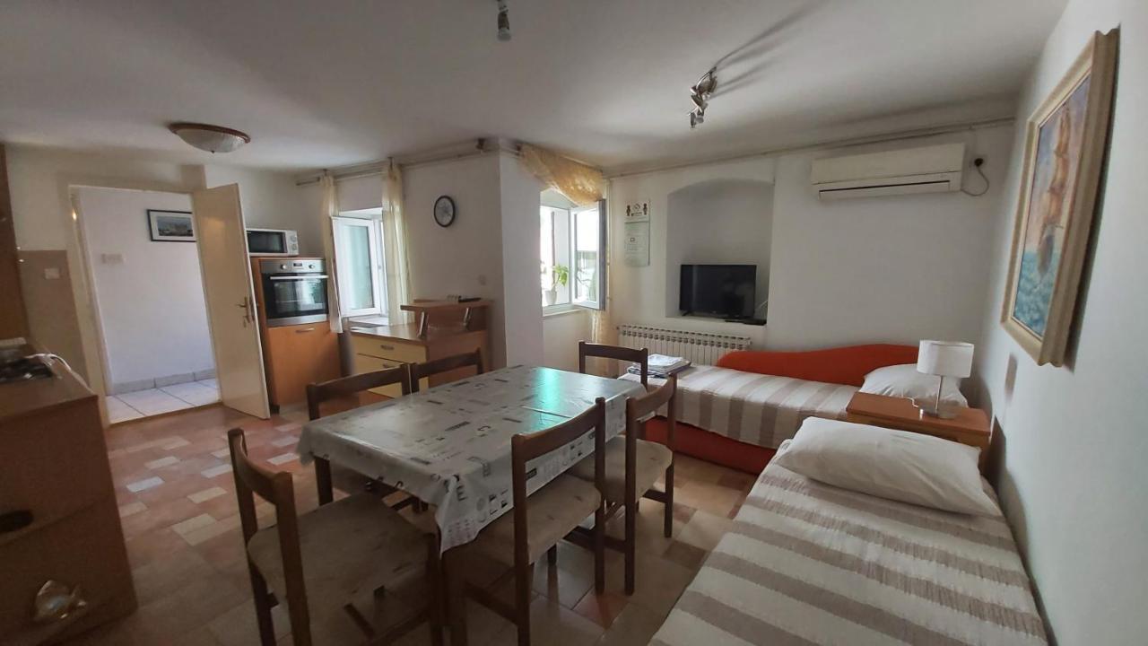 Apartment Uskok Senj  Bagian luar foto